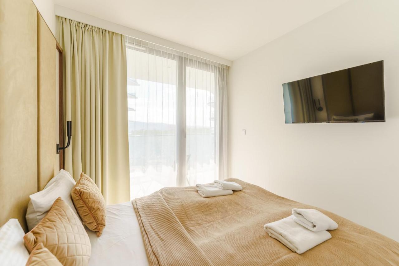 Apartament Waves - Baltic View By Noclegi Renters Miedzyzdroje Bagian luar foto